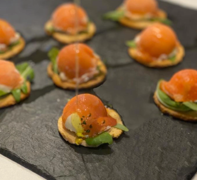 TOSTA DE BOMBÓN DE SALMON