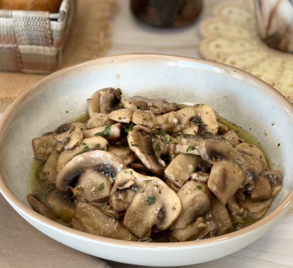 CHAMPIÑONES AL AJILLO